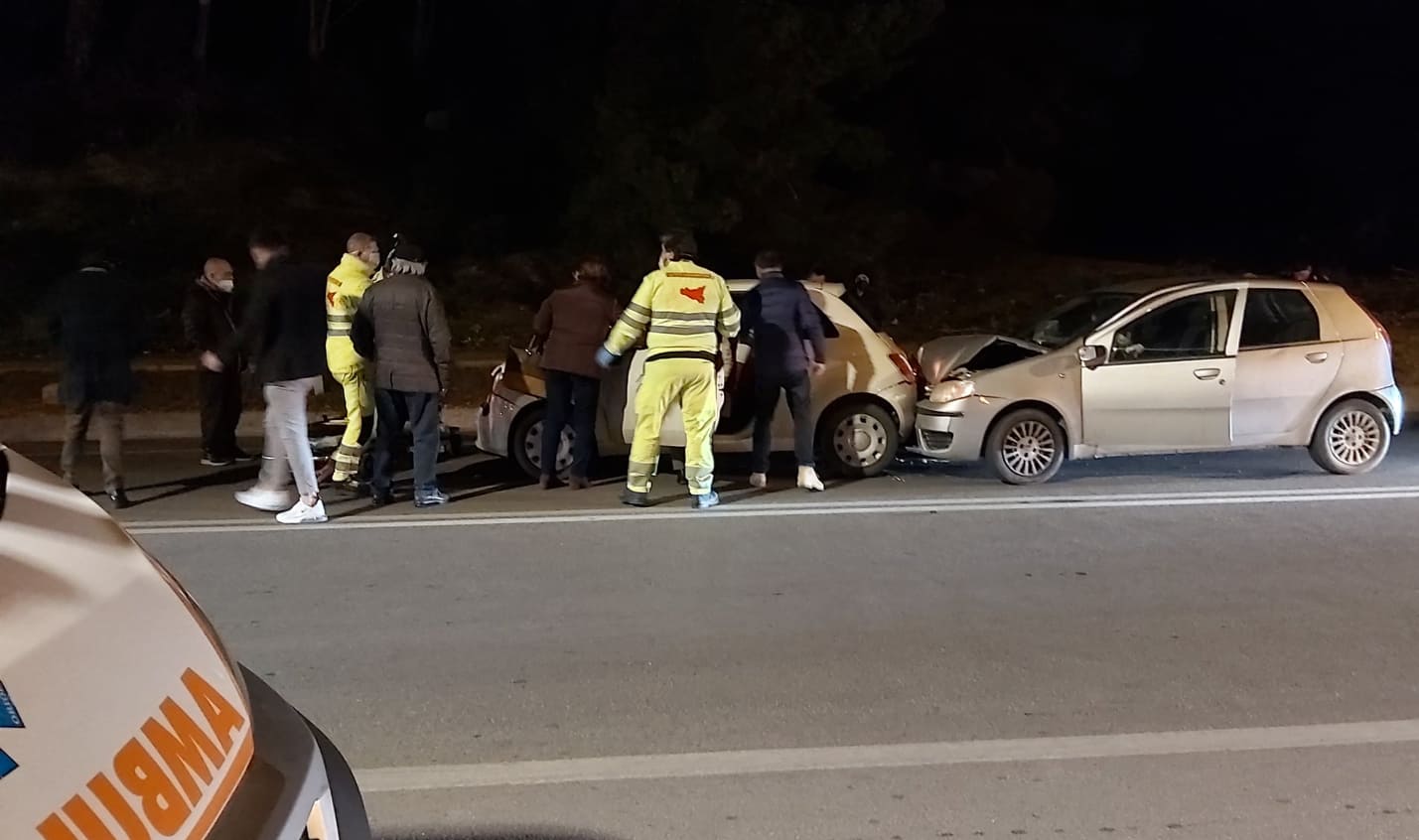 Incidente Stradale Alle Porte Di Porto Empedocle Due Feriti