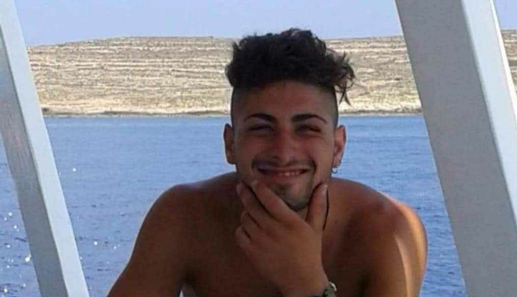 Morto A 29 Anni Vittima Di Aneurisma Il Sindaco Proclama Il Lutto